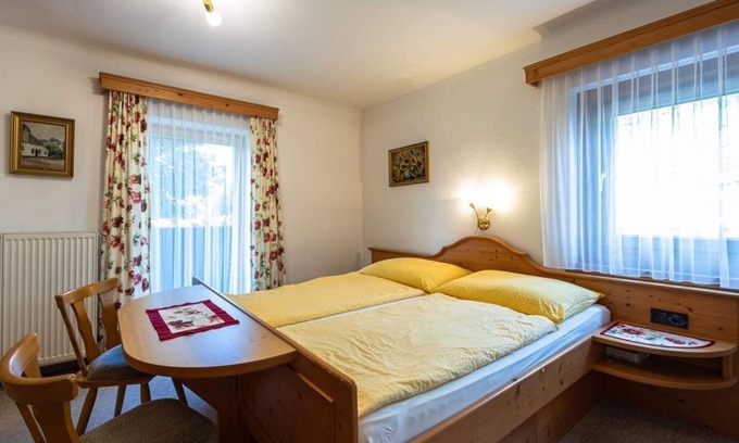 Schuttdorf Cottage | Double room with shower, toilet, breakfast - Bleiweis-Zehentner, guest house