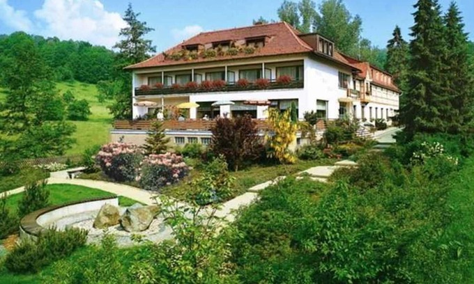 Lindenfels Hotel | Double room with south balcony 05 - Odenwald star hotel Wiesengrund