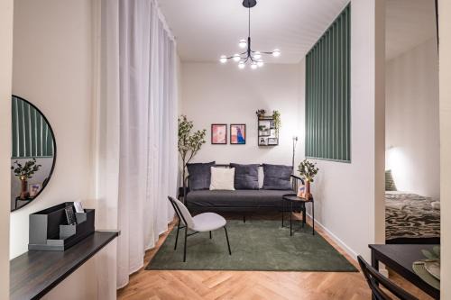 Nepszinhaz negyed Apartment | Double Shot