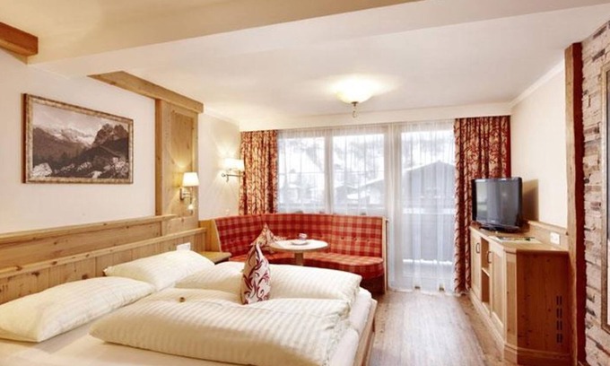 Bramberg am Wildkogel Apartment | Double Studio "Pyrite Crystal" - Tauernblick, Emerald Hotel