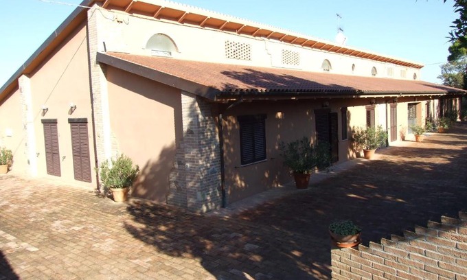 Treia House | double twin room private bathroom for swimming pool use