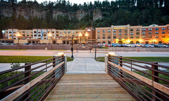 Deadwood Hotel | DoubleTree by Hilton Deadwood at Cadillac Jack's