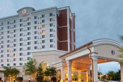 Greensboro Hotel | DoubleTree by Hilton Greensboro