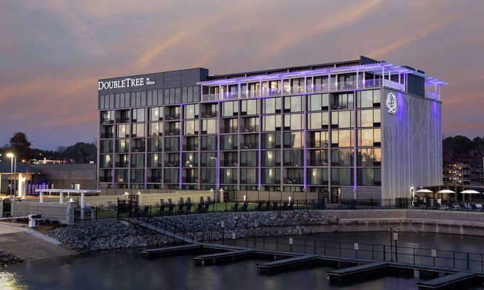 Hot Springs Hotel | DoubleTree by Hilton Hot Springs