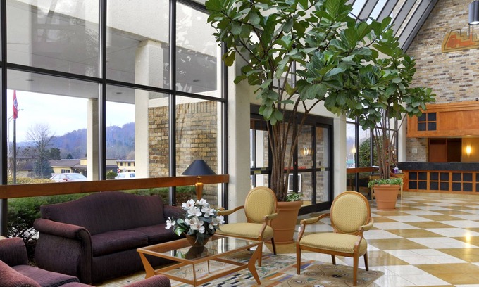 Oak Ridge Hotel | DoubleTree by Hilton Hotel Oak Ridge - Knoxville