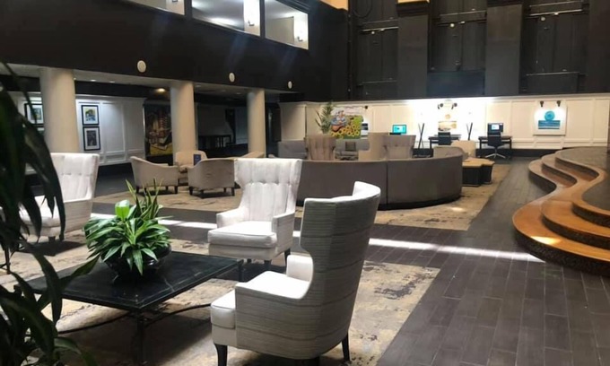 Downtown Memphis Hotel | DoubleTree by Hilton Memphis Downtown