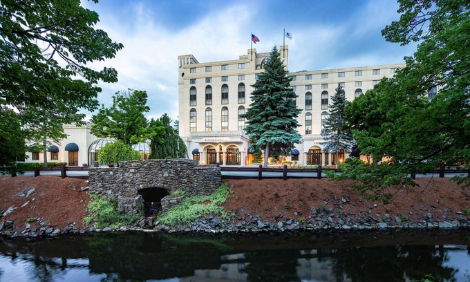 Nashua Hotel | DoubleTree by Hilton Nashua