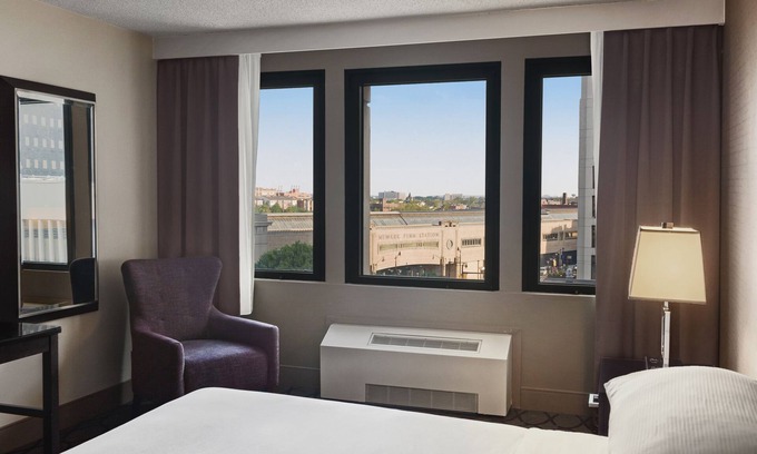 Central Business District Hotel | DoubleTree by Hilton Newark Penn Station