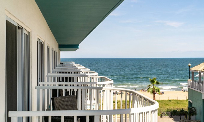 Midtown Ocean City Hotel | DoubleTree by Hilton Ocean City Oceanfront