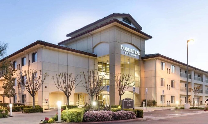 Ontario Hotel | DoubleTree by Hilton Ontario Airport