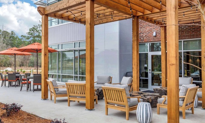 Summerville Hotel | DoubleTree by Hilton Summerville Nexton