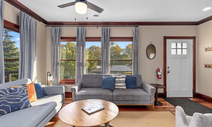 Douglas House | Douglas Retreat