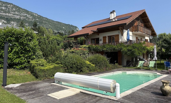 Chaparon House | DOUSSARD, maison 180m2, vue lac, piscine, 7pers.