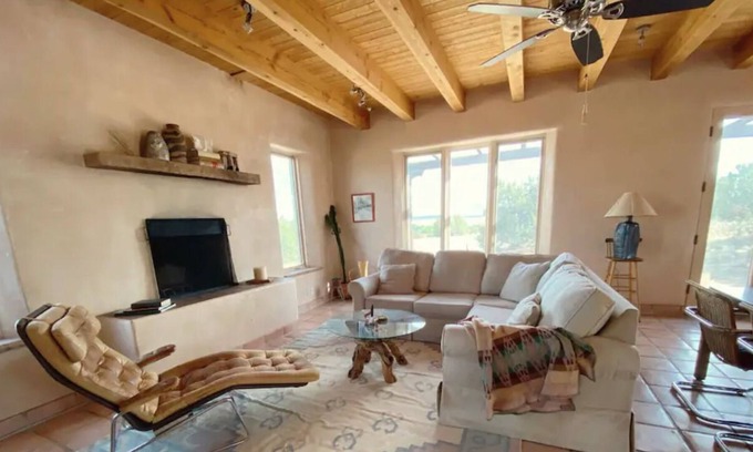 Galisteo House | Dove Ranch Guest House in high desert of Galisteo