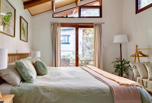 Byron Bay Apartment | Dove Studio with Garden Patio