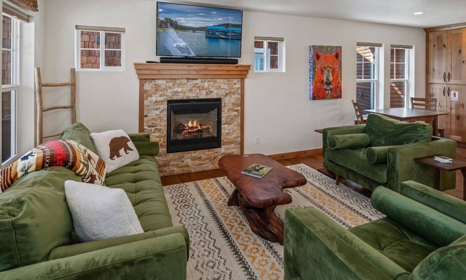 Dover Bay House | Dover Bay | Sleeps up to 10 | Private Hot Tub