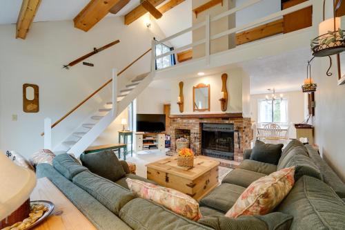 West Dover Apartment | Dover Condo with Grill and Balcony 3 Mi to Mt Snow!