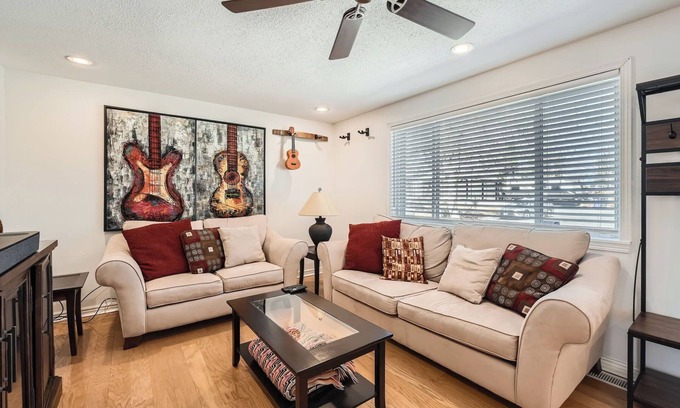 Belmar Park House | Dover Court 2BR Red Rocks Basecamp in Lakewood