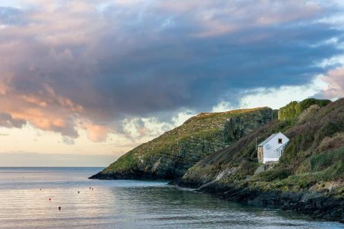 Haverfordwest House | Doves Cottage