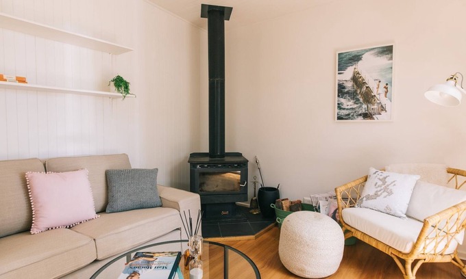 Inverloch Cottage | Dovestones by the Sea - Inverloch
