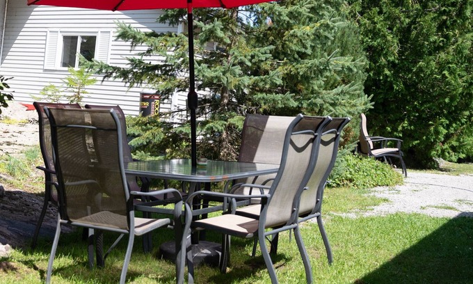 Georgian Bay House | Down by the Bay