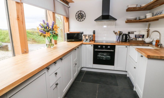 St. Giles on the Heath Cottage | Downicary Chapel Stable