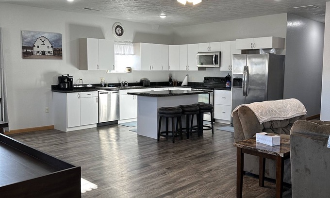 Stanton Apartment | Downtown 2 Bedroom in Stanton