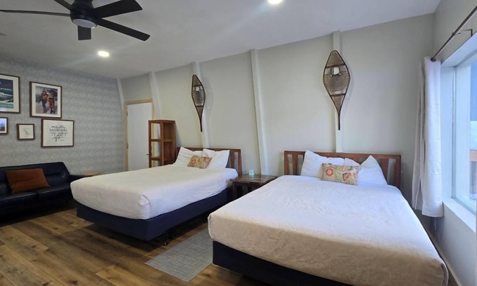 Mammoth Lakes Bed & Breakfast | Downtown 2 Queen Suite, Free Breakfast!