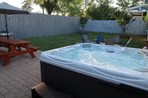 Wilmington House | Downtown 3BR Gem - Hot Tub - Covered Parking - Fenced Yard