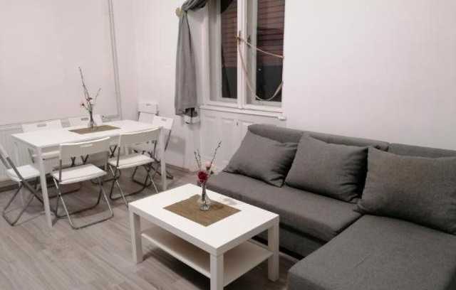 Szombathely Apartment | Downtown 4 Bedroom apartment with Balcony on Szell K street