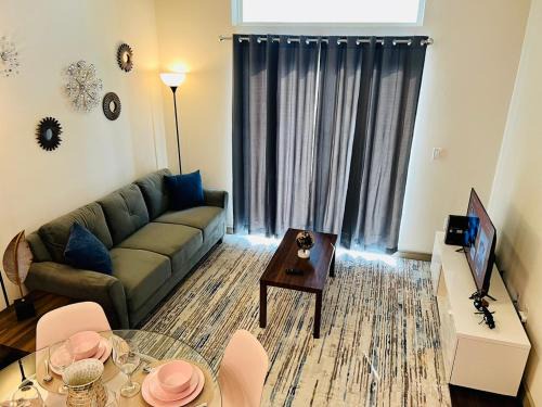The Woodlands Apartment | Downtown Apt FREE Parking - Fully Kitchen - FREE Laundry