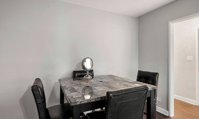 Peachtree Center Apartment | Downtown Atlanta Condo w/Balcony Overlooking City