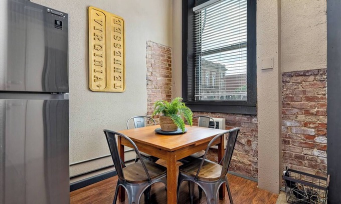 Bristol Apartment | Downtown Bristol Flat