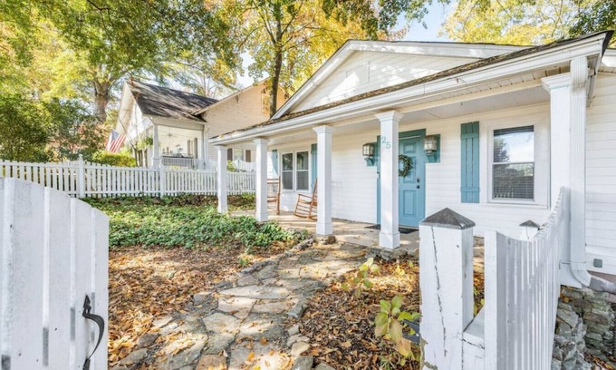 Buford Cottage | Downtown Buford: Enjoy Train, Walk to Eats & Shops