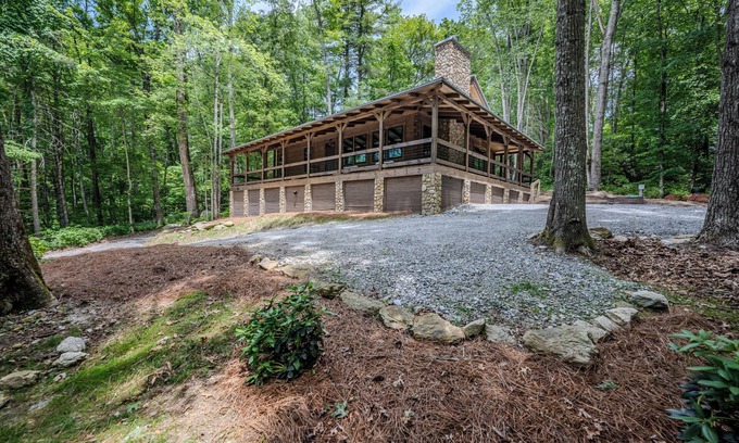 Cashiers Cottage | DOWNTOWN CASHIERS COZY CABIN EASY WALK TO TOWN