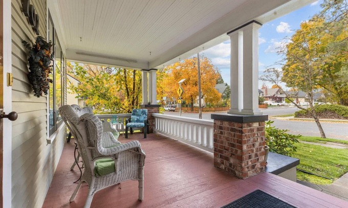 Garden District House | Downtown CDA Gem! Walk to Lake, Dining & Parks, Cozy Backyard, BBQ Grill!