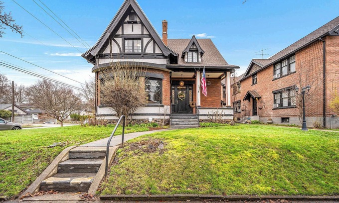 Garden District House | Downtown CDA Home: Walk to Lake & Shops!