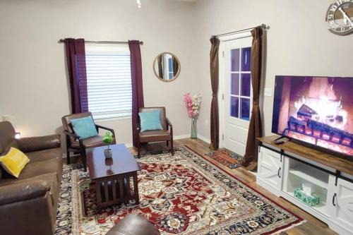 Noblesville House | Downtown Charm Two Bedroom Home