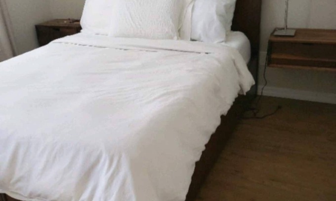 Collingwood House | Downtown Collingwood getaway!