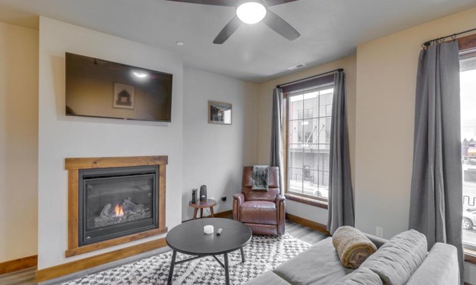 Columbia Falls Apartment | Downtown Columbia Falls Condo 16 Mi to Ski Resort