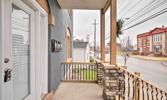Near East Columbus Condo | Downtown Columbus Premiere Suite UNIT D