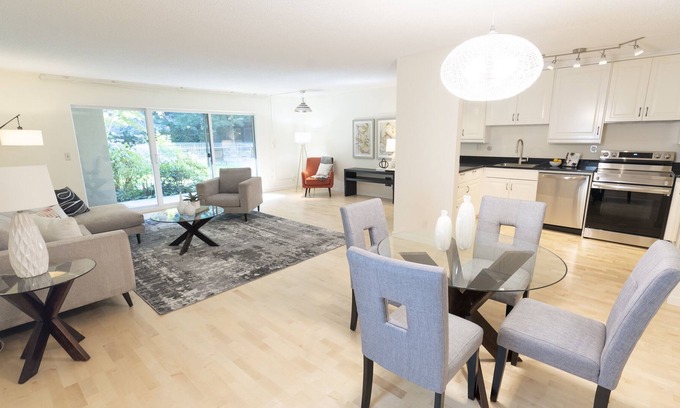 Goose Hollow Condo | Downtown condo at the foot of Washington Park