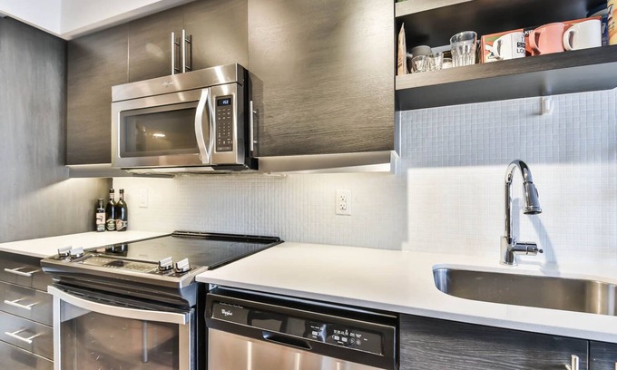 Old Town Apartment | Downtown Core Condo Toronto