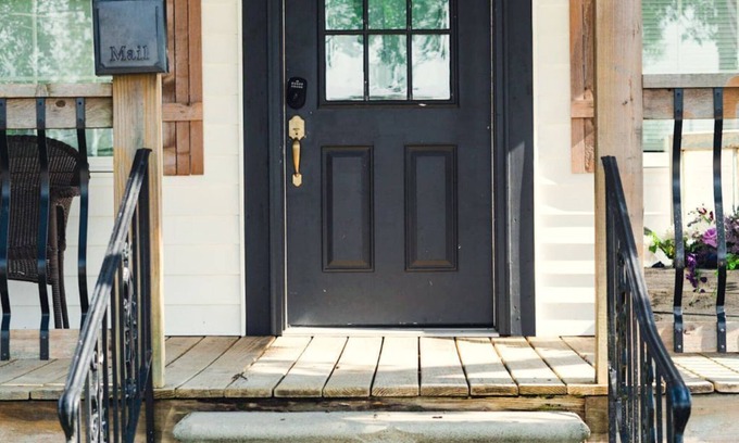 Lake Charles House | Downtown Cottage Getaway