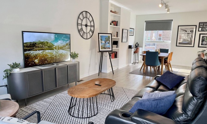 Downtown Dayton House | Downtown Dayton townhouse with private garage AND rooftop patio!