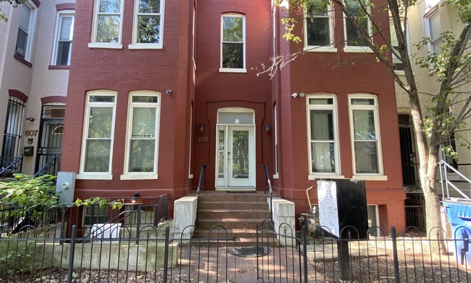 Shaw House | Downtown DC in the middle of everything no car needed 5to9 minutes walking place