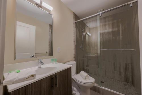 Downtown Boston Apartment | Downtown Designer Home Keyless Washer and Dryer