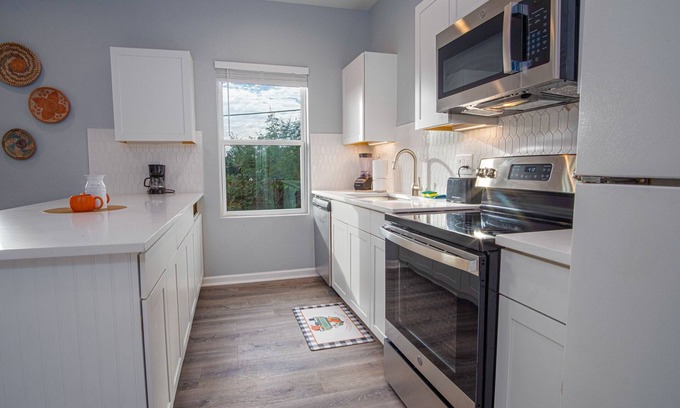 Denver Heights Cottage | Downtown Dream Home Spacious 4br/2ba Sleeps 12!
