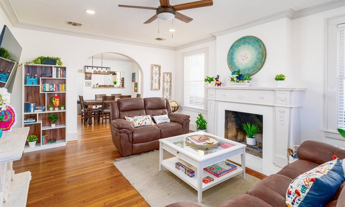 Alta Vista House | Downtown Dreaming *️ 3/2 Entire House *️River Walk*️Alamo