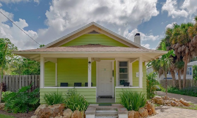 Downtown Dunedin House | Downtown Dunedin Keylime Cottage #3